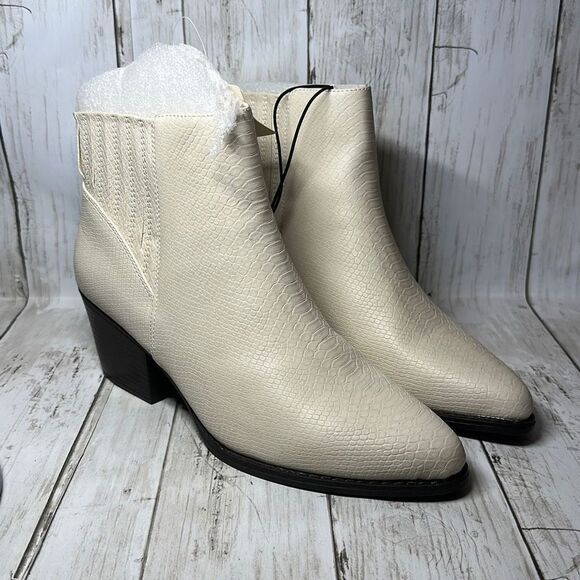 Ana Women’s Delco Cream Anaconda Block Heel Ankle Booties size 9.5 New - Picture 1 of 6